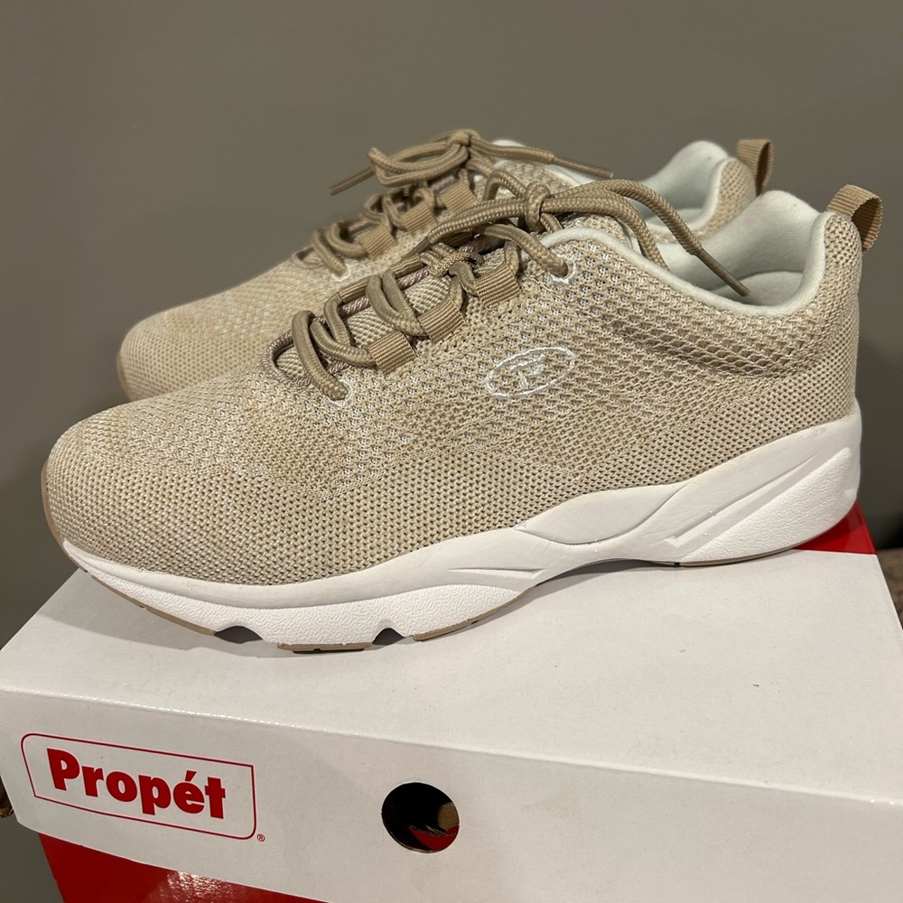 Propet Women’s Sneakers Extra Extra Wide (4E) Stability Fly Beige Shoe - Picture 4 of 4